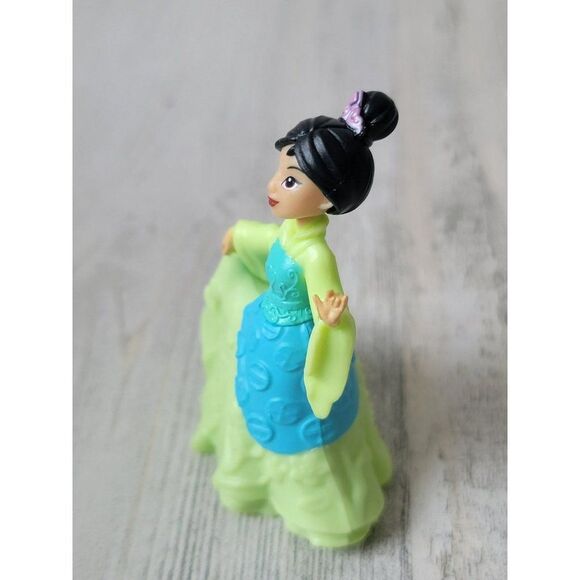 Disney Hasbro SA green formal dress princess toy figure - Picture 2 of 4